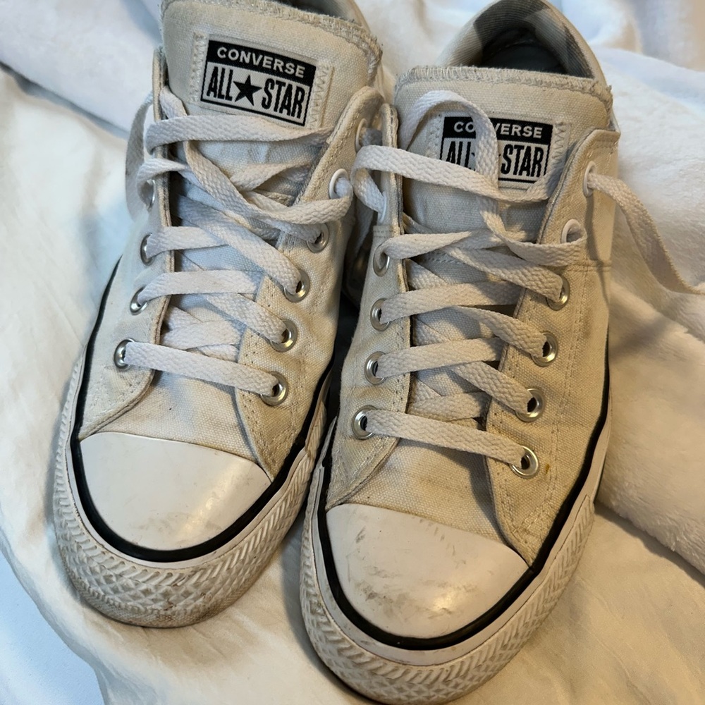 Converse Sneakers in Classic White